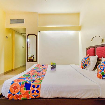פונה Hotel Ashish Plaza מראה חיצוני תמונה