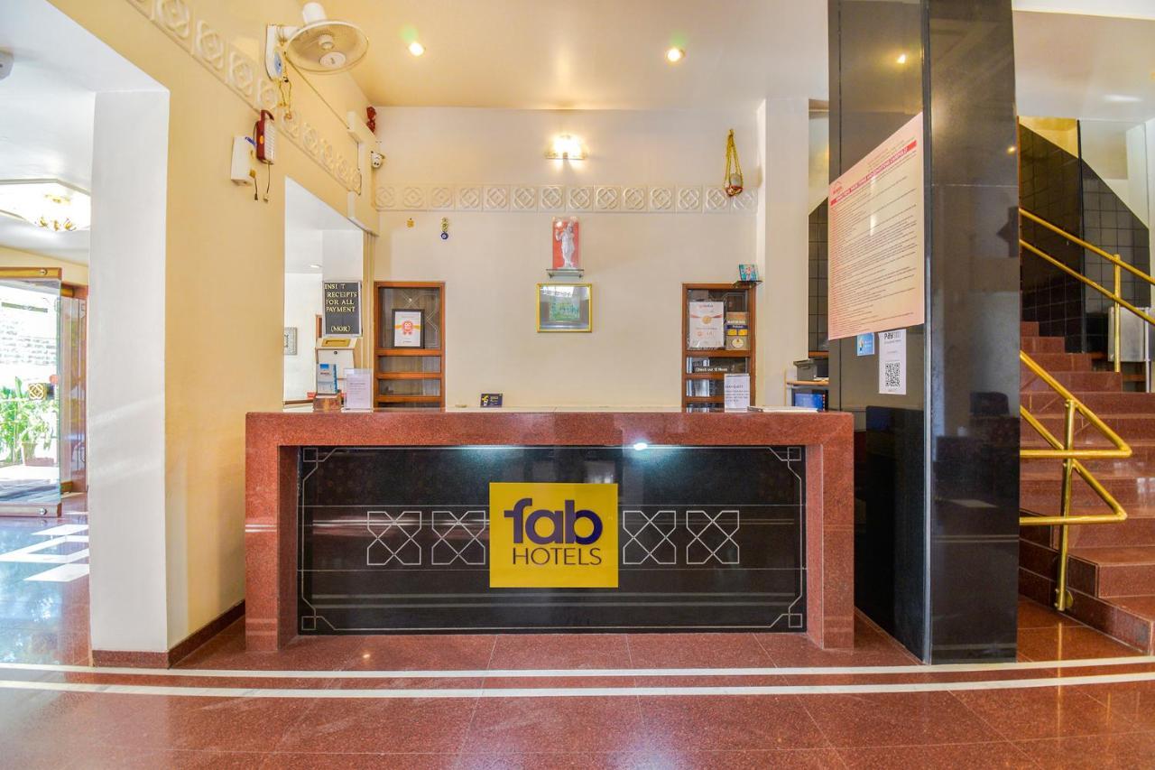 פונה Hotel Ashish Plaza מראה חיצוני תמונה