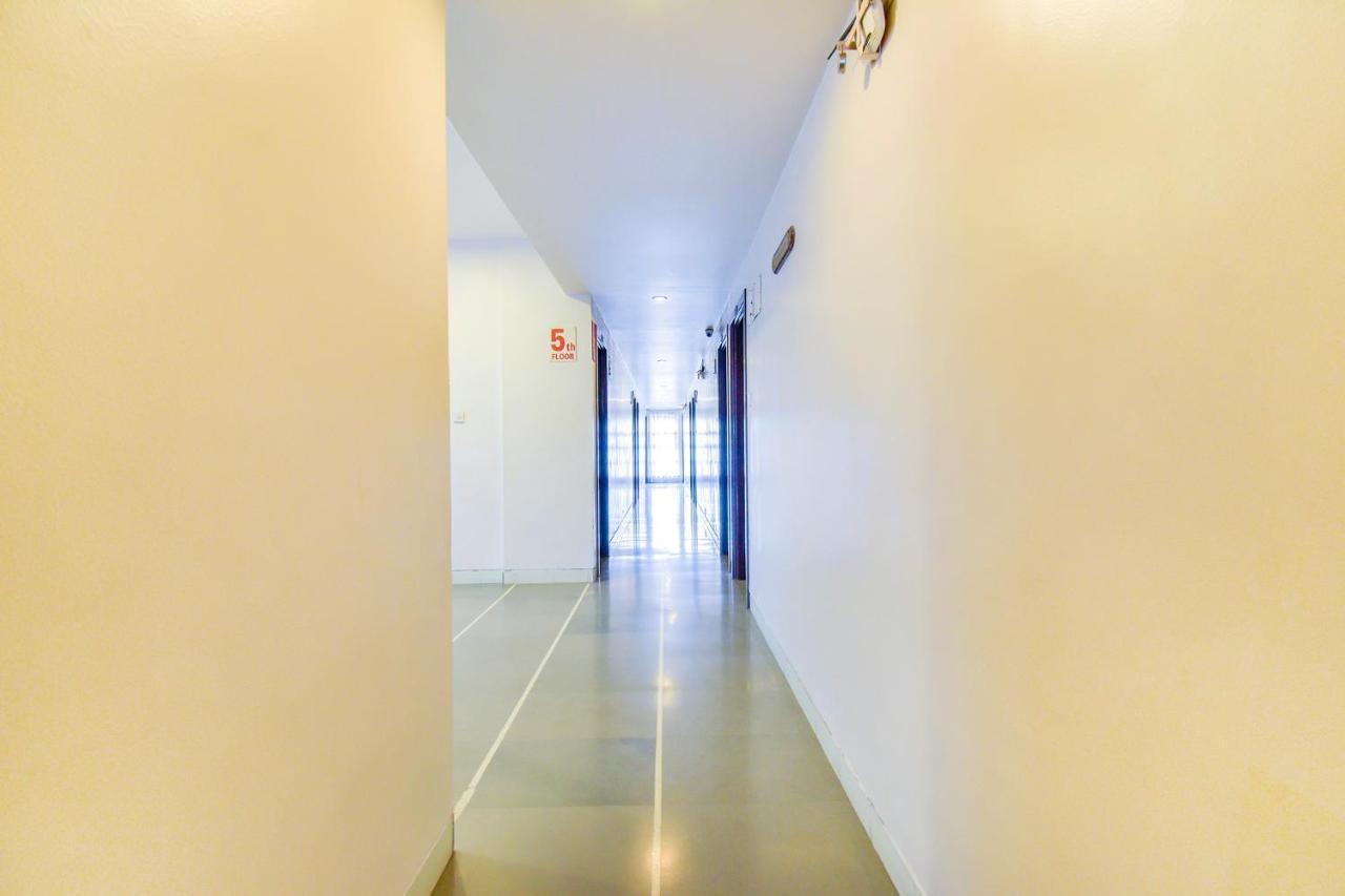 פונה Hotel Ashish Plaza מראה חיצוני תמונה