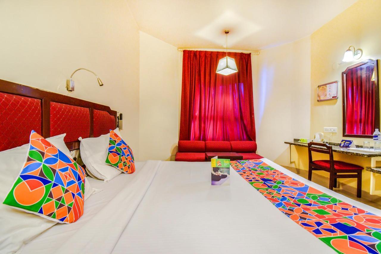 פונה Hotel Ashish Plaza מראה חיצוני תמונה