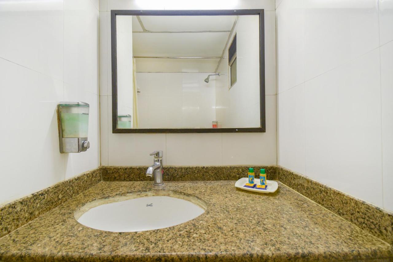 פונה Hotel Ashish Plaza מראה חיצוני תמונה