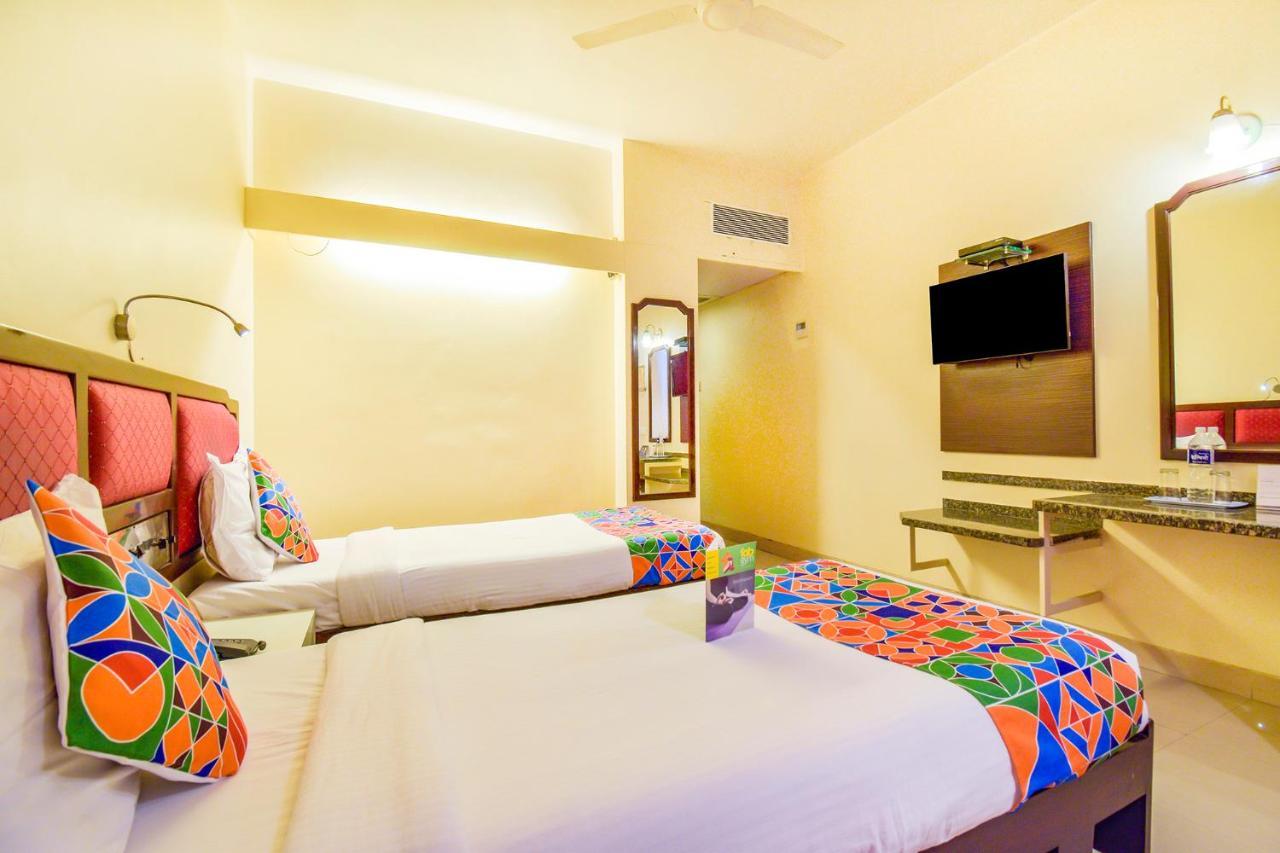 פונה Hotel Ashish Plaza מראה חיצוני תמונה