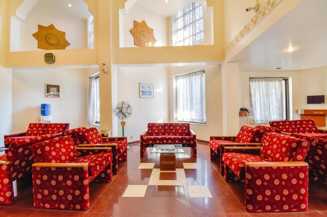 פונה Hotel Ashish Plaza מראה חיצוני תמונה