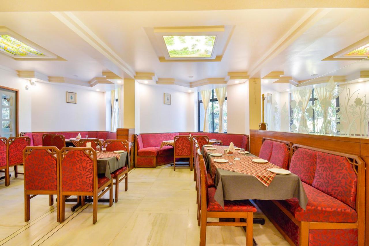 פונה Hotel Ashish Plaza מראה חיצוני תמונה