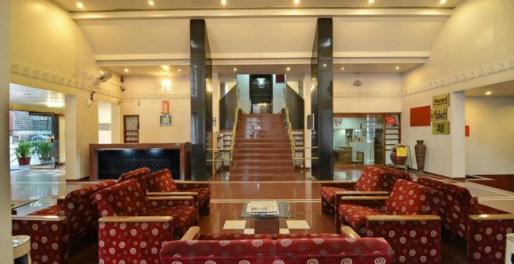 פונה Hotel Ashish Plaza מראה חיצוני תמונה