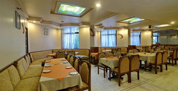 פונה Hotel Ashish Plaza מראה חיצוני תמונה